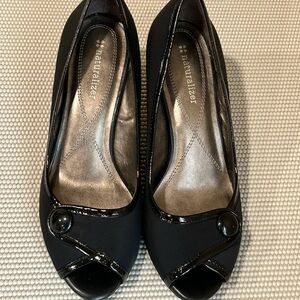 Naturalizer black navy open toe heels size 9M
